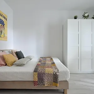 urbannestgroup-old-town-studio-s17.warsawhotelspoland.com/