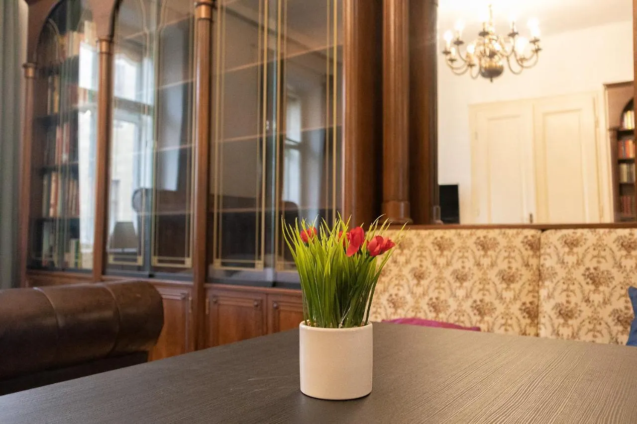 Friendly 4Br Shared Apt- Near Downtown Wiedeń Apartament