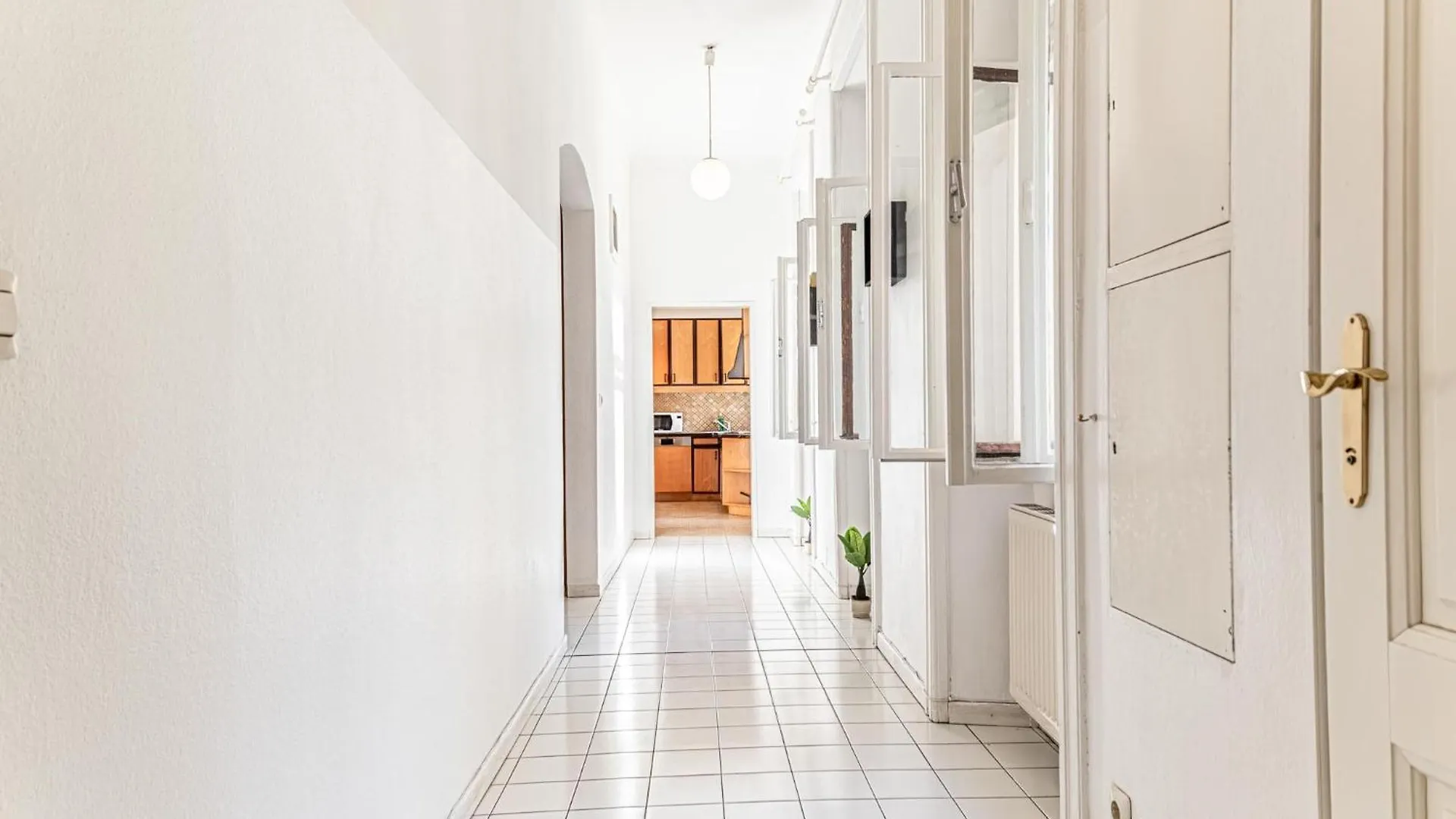 Friendly 4Br Shared Apt- Near Downtown Wiedeń 0*,  Austria