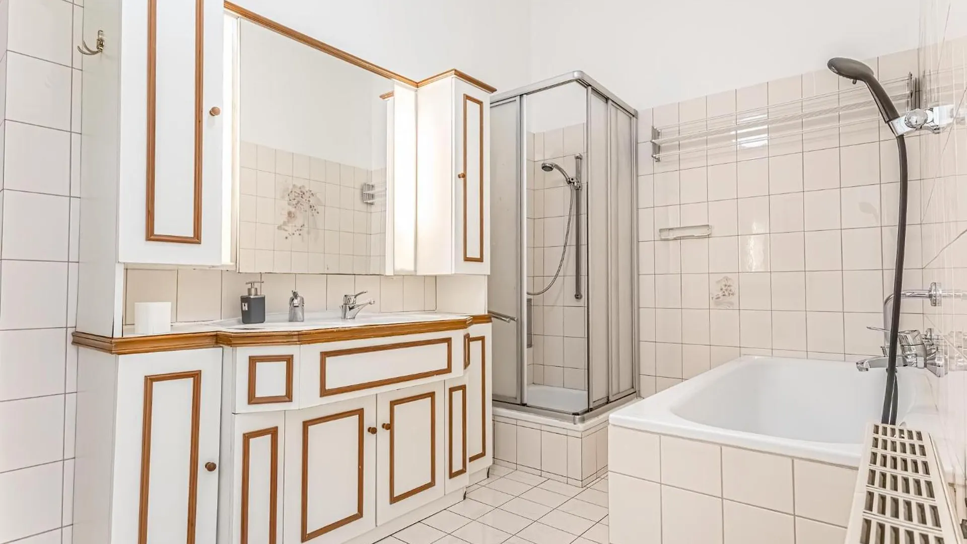 Friendly 4Br Shared Apt- Near Downtown Wiedeń 0*,